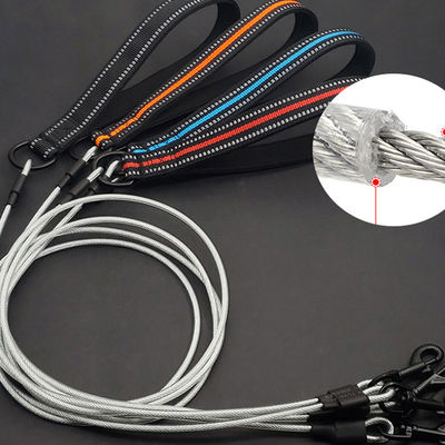 Nyaman Soft Padded 4FT Pet Leash Metal Anti Chew Leash Kuat Anti Gigitan